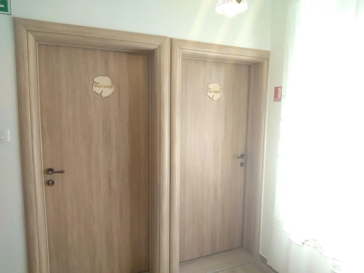 Hotel Casa Rossa Motovun Affittacamere
